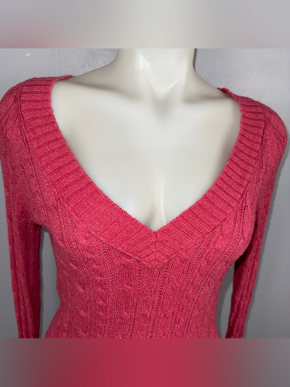 American Eagle Outfitters Sweater Women’s M Pink Cable Knit V-Neck Retro Y2K - Picture 3 of 10